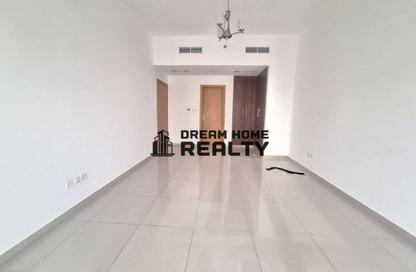 Apartment - 3 - 5 for rent in Beach Tower 1 - Al Khan Lagoon - Al Khan - Sharjah