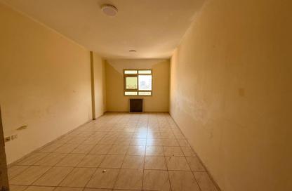 Apartment - 2 Bedrooms - 2 Bathrooms for rent in Al Mujarrah - Al Sharq - Sharjah