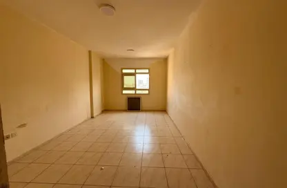 شقة - 2 غرف نوم - 2 حمامات للايجار في المجرة - الشرق - الشارقة