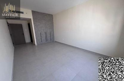 Apartment - 1 Bedroom - 2 Bathrooms for rent in Corniche Tower - Ajman Corniche Road - Ajman
