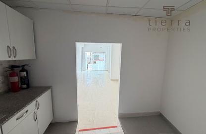Shop - Studio - 1 for rent in MRK 2 SBK - Al Muteena - Deira - Dubai