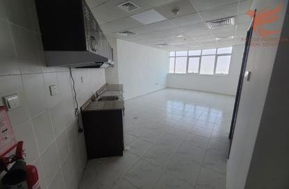 Apartment - Studio - 1 for rent in Dafan Al Nakheel - Ras Al Khaimah