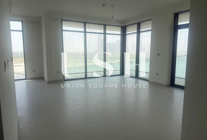 3BR Corner Unit | Creek View | Move-In Ready