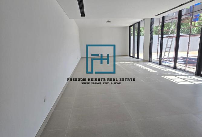 73122369 - Property Image 3