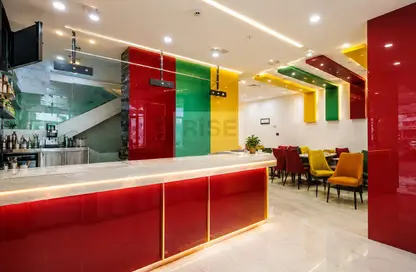 Shop - Studio - 1 Bathroom for rent in Bay Central Tower Central - Bay Central - Dubai Marina - Dubai