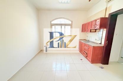 Apartment - Studio - 1 for rent in Muwailih Building - Muwaileh - Sharjah