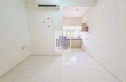 شقة - 1 حمام للايجار في طريق فاير ستاشن - مويلح - الشارقة