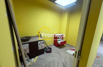 Retail - Studio - 1 Bathroom for rent in Binghatti Views - Dubai Silicon Oasis - Dubai