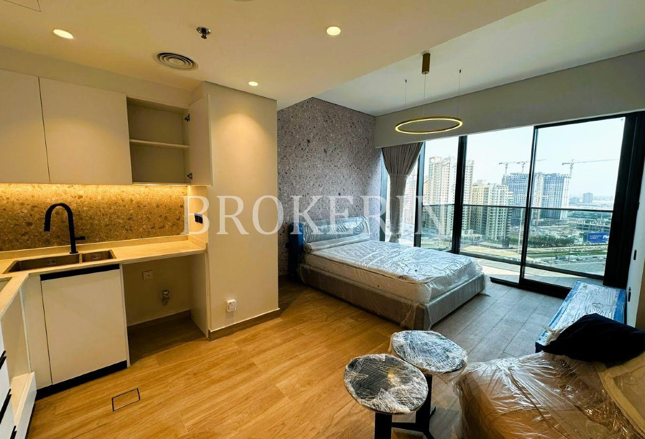 MODERN LUXURY | FURNISHED STUDIO | PRIME LOCATION photo 2