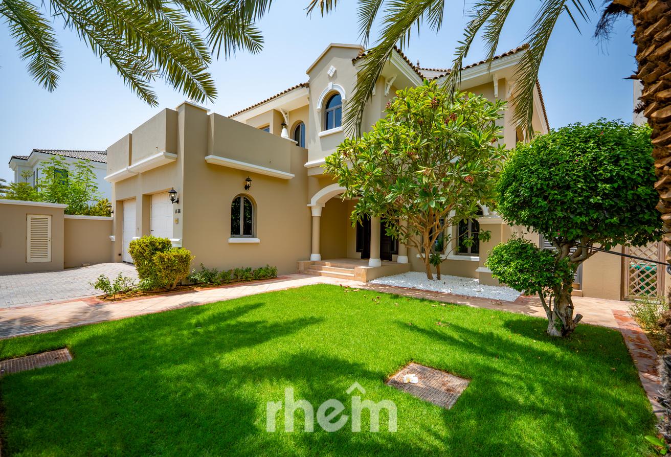 Luxurious Villa Living | Exclusive Garden Home photo 26