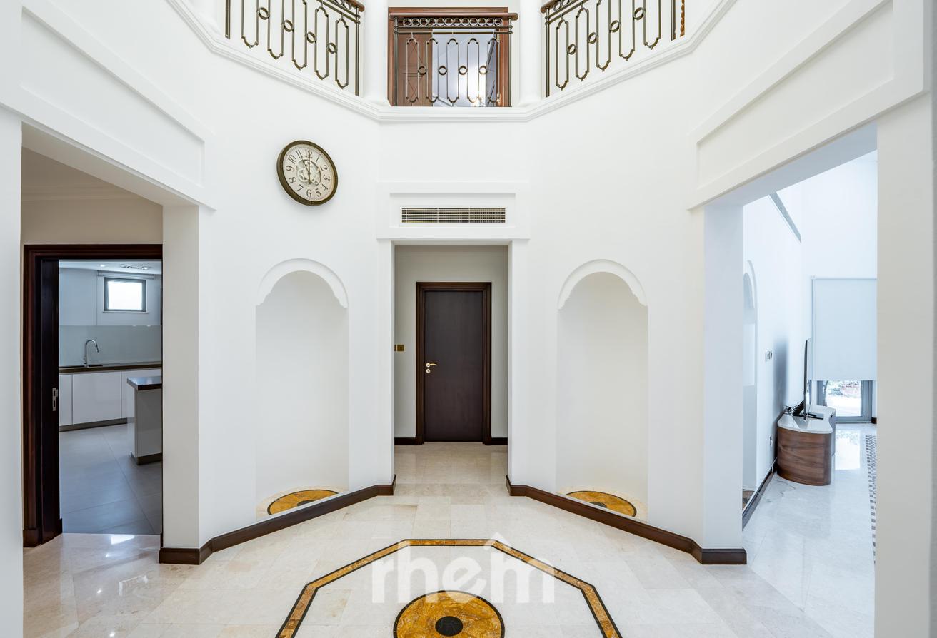 Luxurious Villa Living | Exclusive Garden Home photo 15