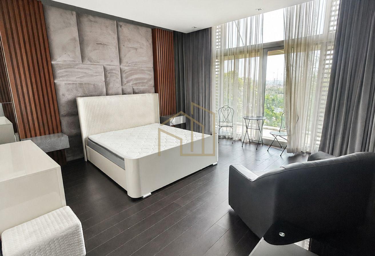 Fully Furnished 4BR | Single Row | Pool photo 8
