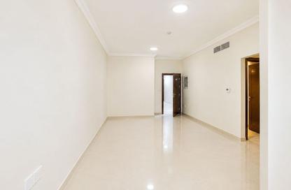 Apartment - 2 - 2 for rent in Fire Station Road - Muwaileh - Sharjah