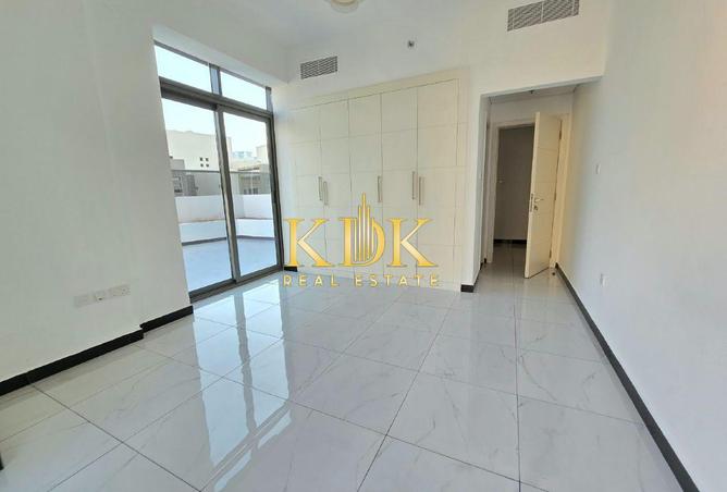 Pool View | Great Value | Prime Location photo 2