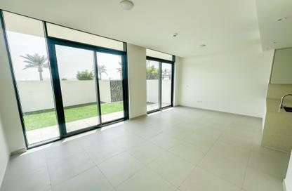 Villa - 3 - 4 for rent in Greenviews 2 - Emaar South - Dubai South (Dubai World Central) - Dubai Villa - 3 - 4 for rent in Greenviews 2 - Emaar South - Dubai South (Dubai World Central) - Dubai