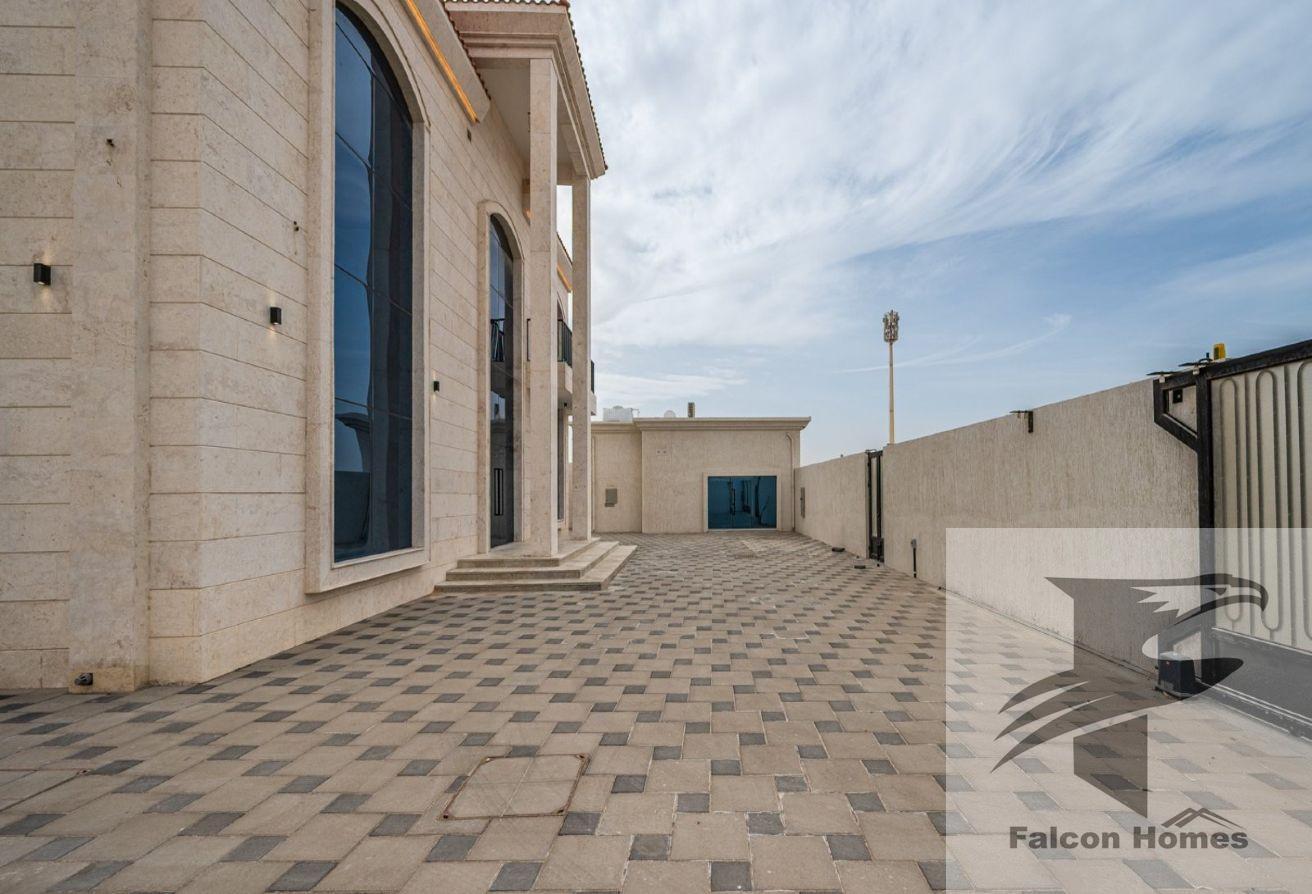 Spacious 5BR Villa with Big Garden Area photo 4
