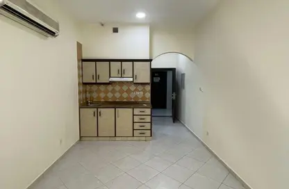 Apartment - 1 Bathroom for rent in Al Murar - Deira - Dubai