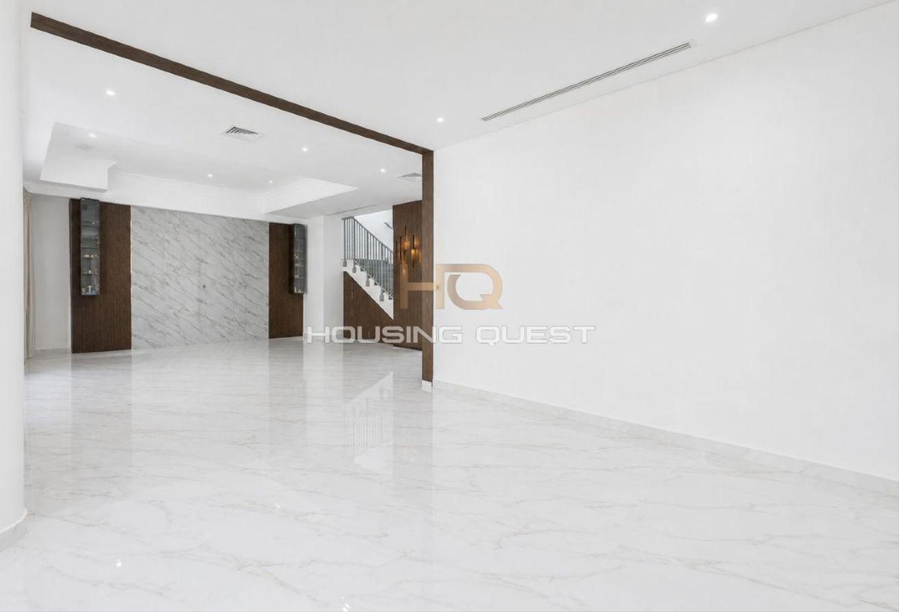 5 bed Villa | Ready to Move in | Prime location photo 4
