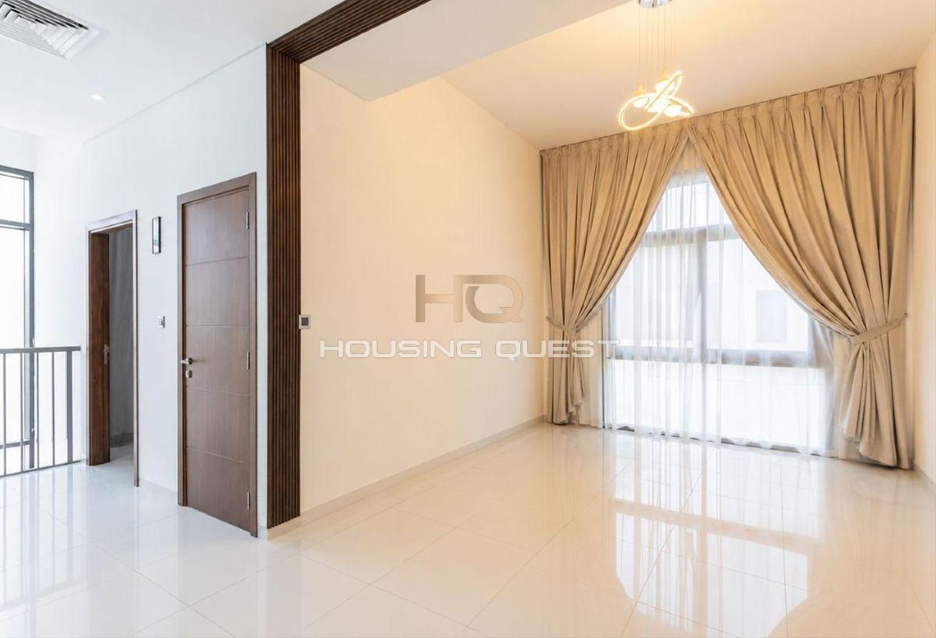 5 bed Villa | Ready to Move in | Prime location photo 9