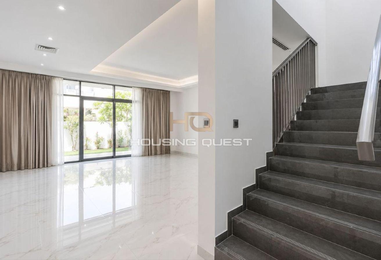5 bed Villa | Ready to Move in | Prime location photo 6