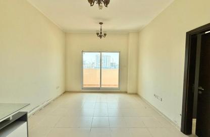 Apartment - 1 Bedroom - 1 Bathroom for rent in Mazaya 28 - Queue Point - Liwan - Dubai Land - Dubai