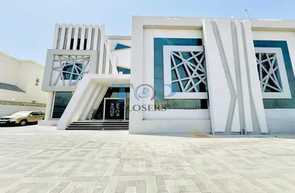 شقة - 3 غرف نوم - 4 حمامات للايجار في زاخر - العين