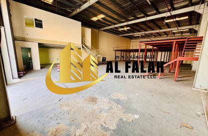 Warehouse - Studio - 5 Bathrooms for rent in Al Sajaa Industrial - Al Sajaa - Sharjah