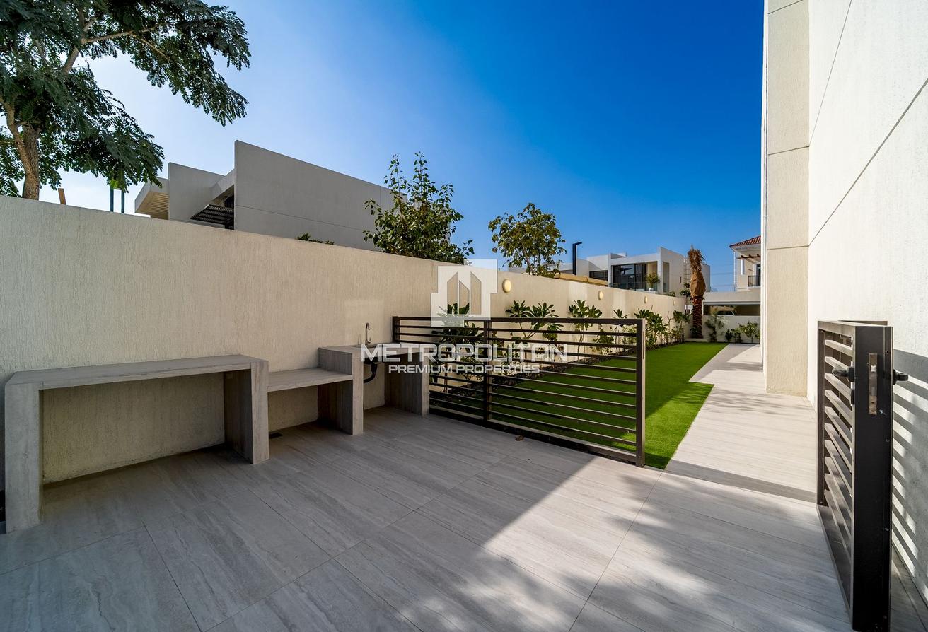 Spacious Villa | Close to Lagoon | Big plot photo 30