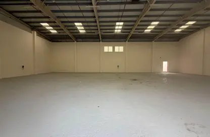 Warehouse - Studio - 1 Bathroom for rent in Al Sajaa - Sharjah