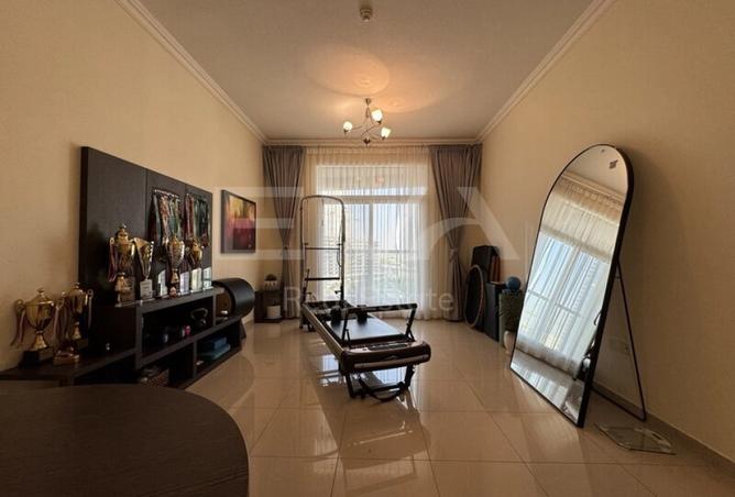 UPGRADED | FULLY FURNISHED | VACANT photo 2
