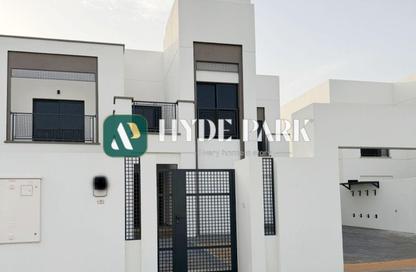 Villa - 4 Bedrooms - 6 Bathrooms for rent in Fay Al Reeman II - Al Shamkha - Abu Dhabi