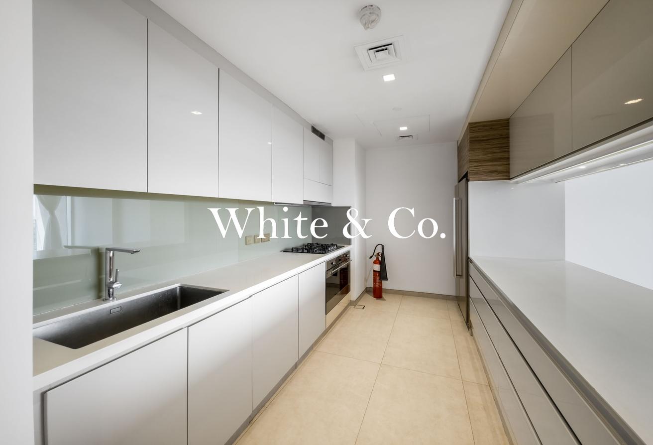 Luxurious Apartment | Sea View | Vacant photo 16