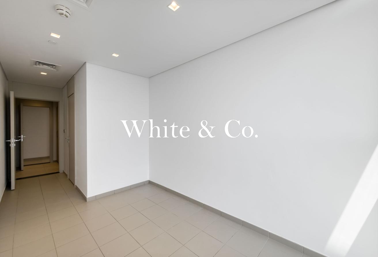 Luxurious Apartment | Sea View | Vacant photo 10
