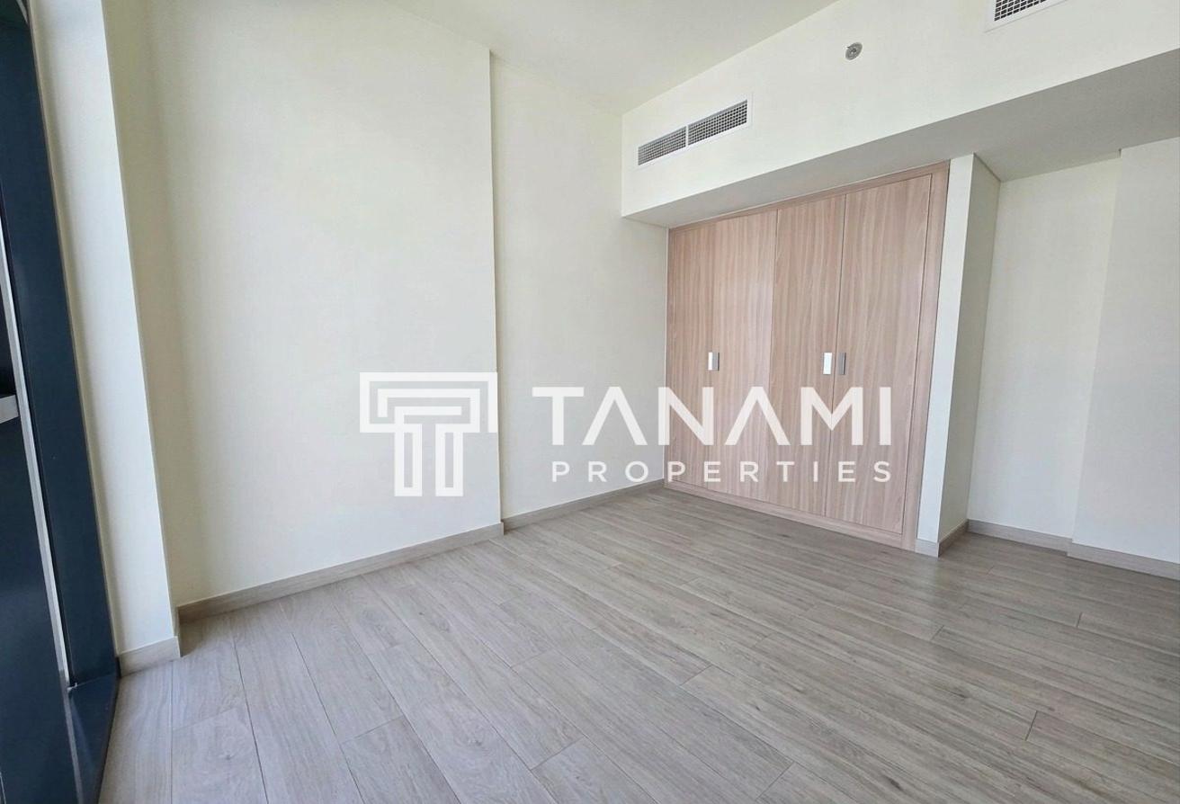 Spacious Layout | Pool View | Prime Location photo 4