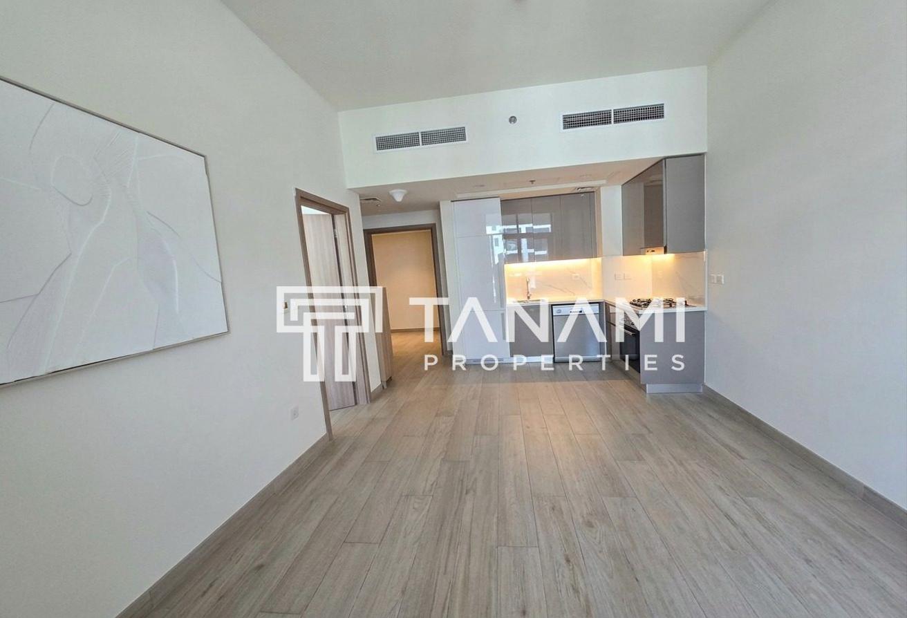 Spacious Layout | Pool View | Prime Location photo 5