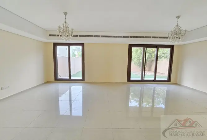 128385454 - Property Image 3