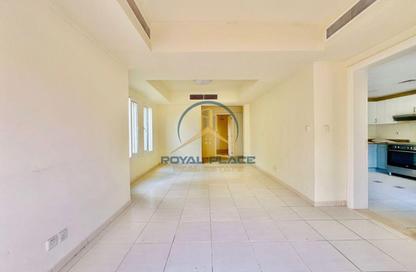Villa - 3 Bedrooms - 4 Bathrooms for rent in Springs 14 - The Springs - Dubai