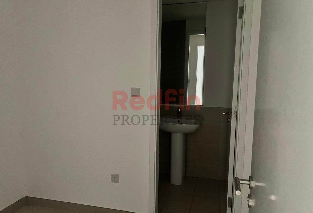 One bedroom+ Maid! Ready To Move! Huge Layout photo 10