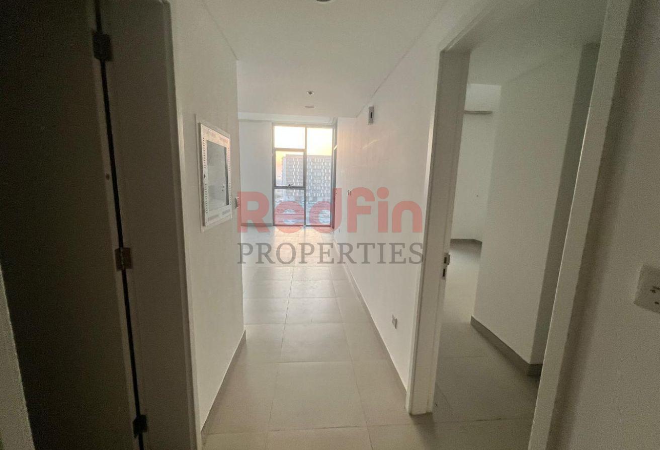 One bedroom+ Maid! Ready To Move! Huge Layout photo 3