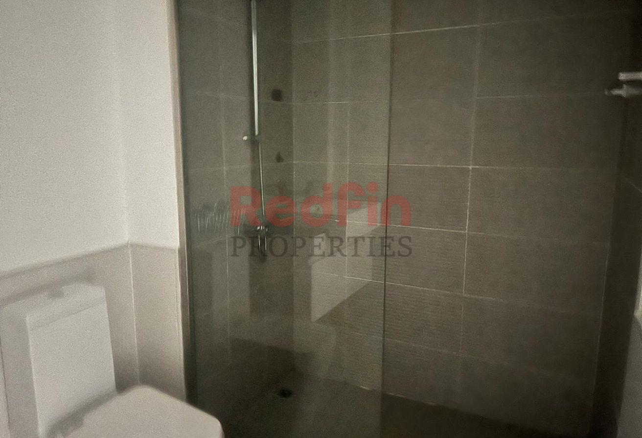 One bedroom+ Maid! Ready To Move! Huge Layout photo 8