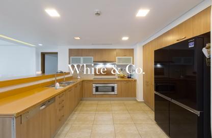 Apartment - 2 - 3 for sale in Marina Residences 4 - Marina Residences - Palm Jumeirah - Dubai