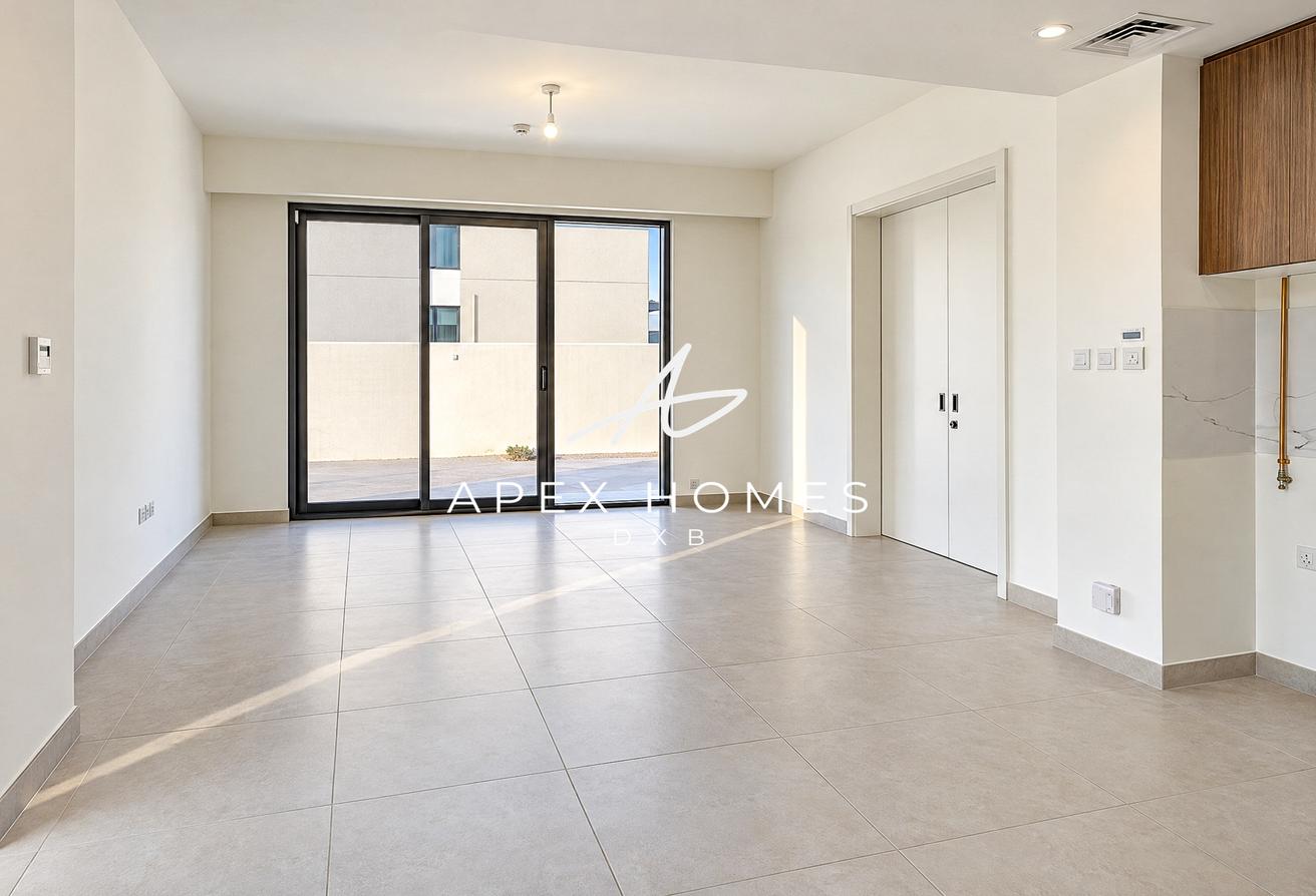 END CORNER UNIT | VACANT | SINGLE ROW | SPACIOUS photo 6