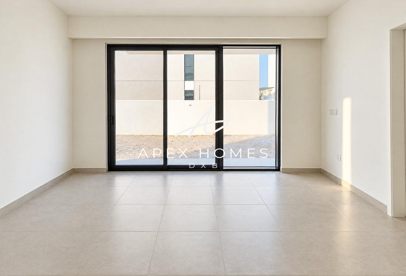 END CORNER UNIT | VACANT | SINGLE ROW | SPACIOUS photo 7