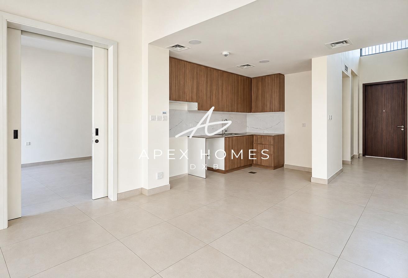 END CORNER UNIT | VACANT | SINGLE ROW | SPACIOUS photo 9