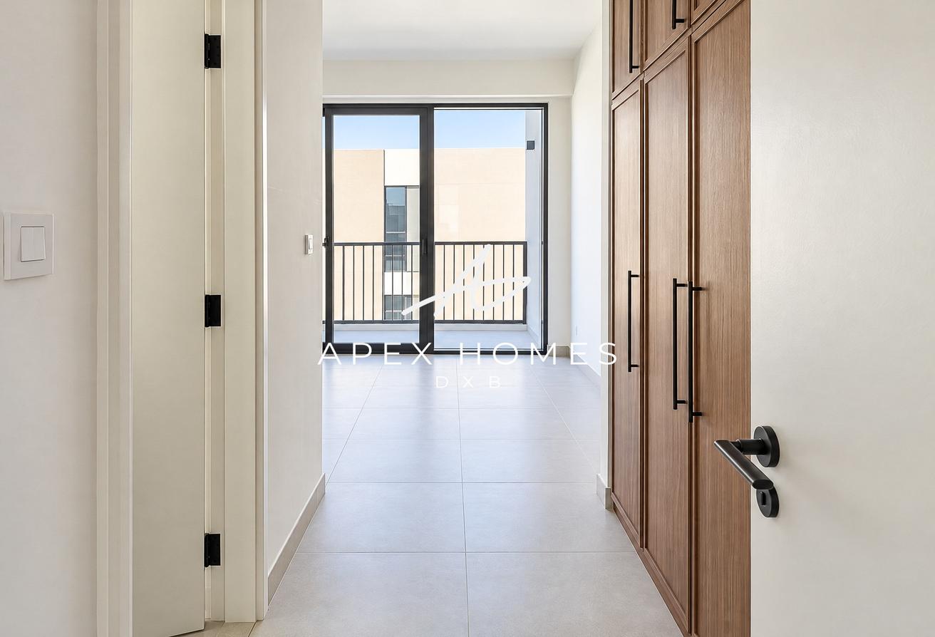 END CORNER UNIT | VACANT | SINGLE ROW | SPACIOUS photo 12