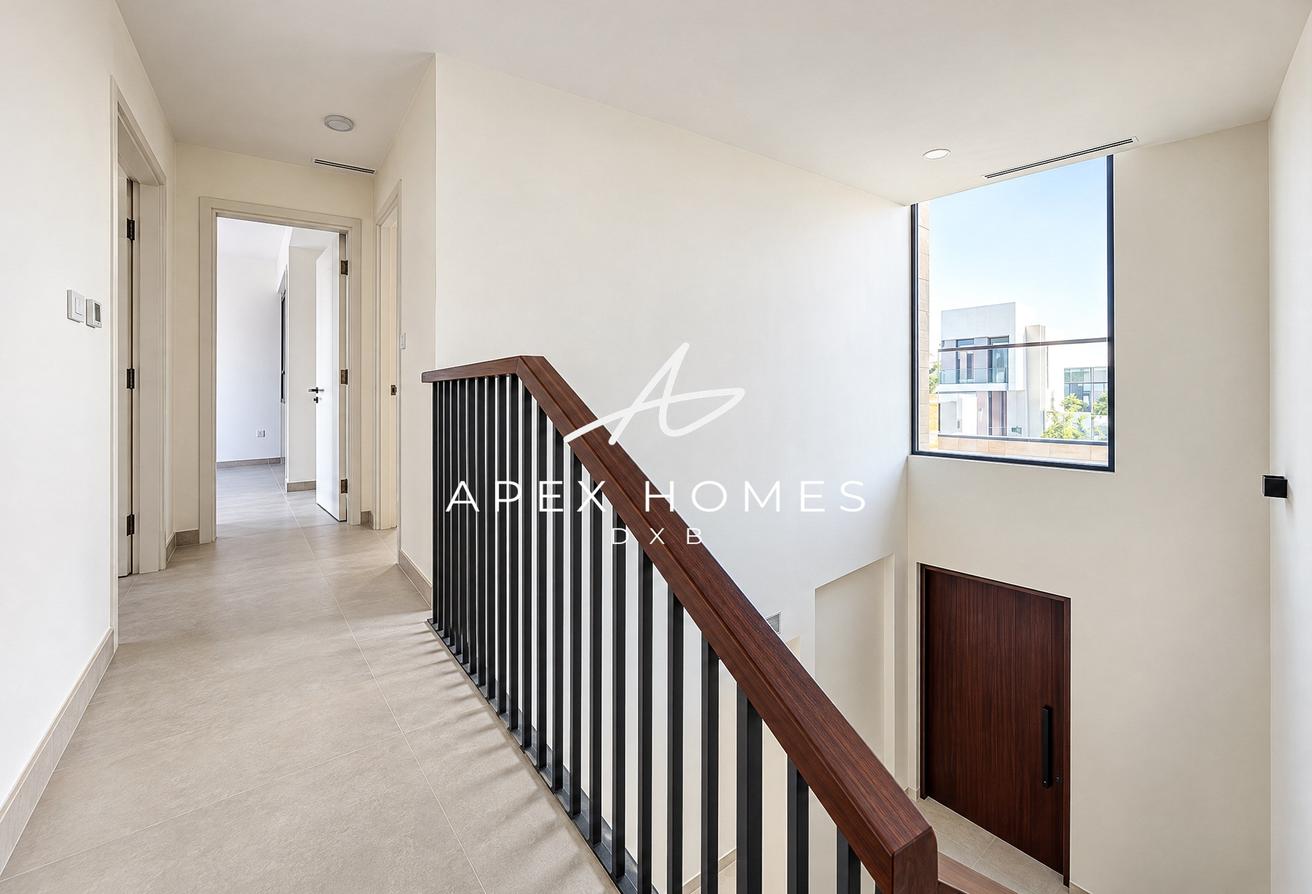 END CORNER UNIT | VACANT | SINGLE ROW | SPACIOUS photo 19