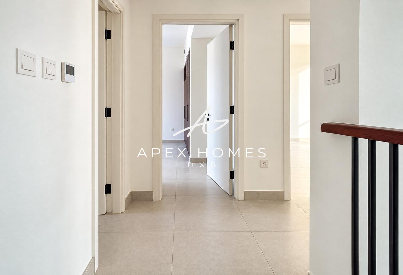 END CORNER UNIT | VACANT | SINGLE ROW | SPACIOUS photo 26