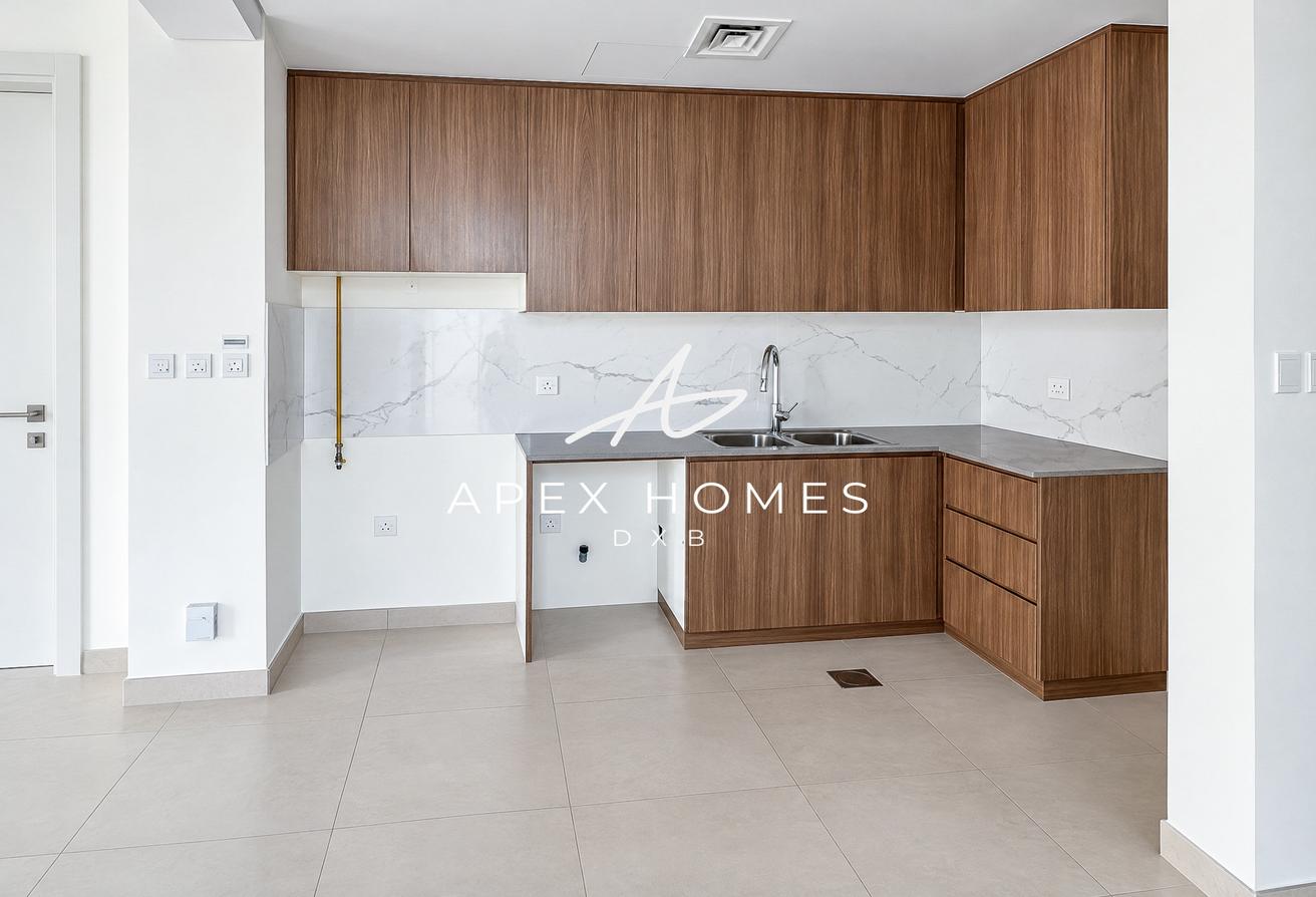 END CORNER UNIT | VACANT | SINGLE ROW | SPACIOUS photo 11