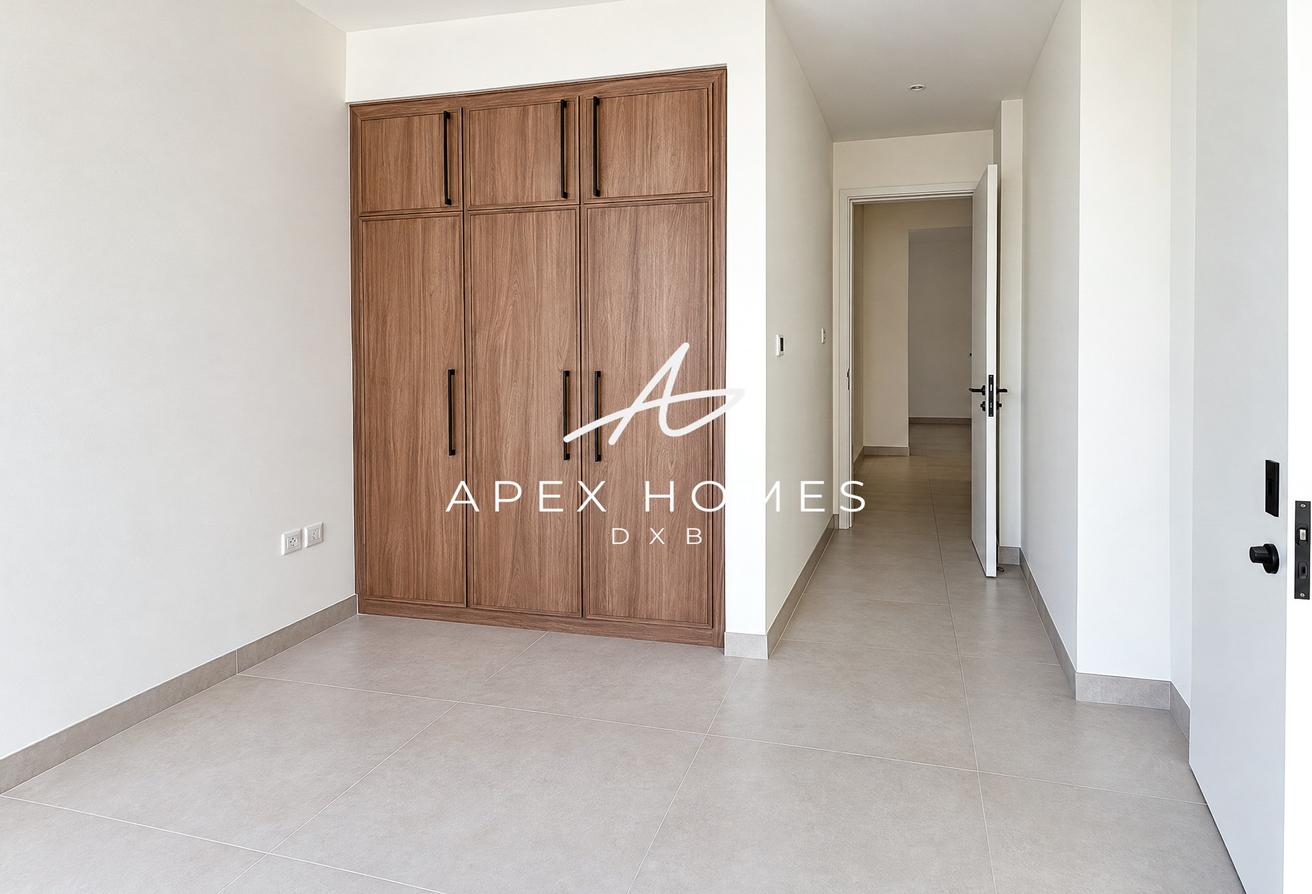 END CORNER UNIT | VACANT | SINGLE ROW | SPACIOUS photo 21