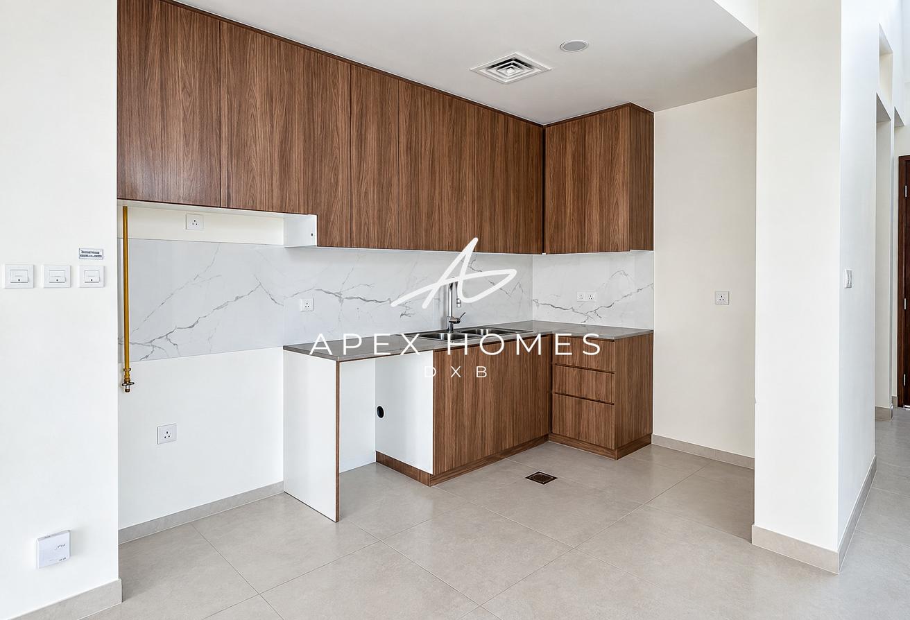 END CORNER UNIT | VACANT | SINGLE ROW | SPACIOUS photo 10